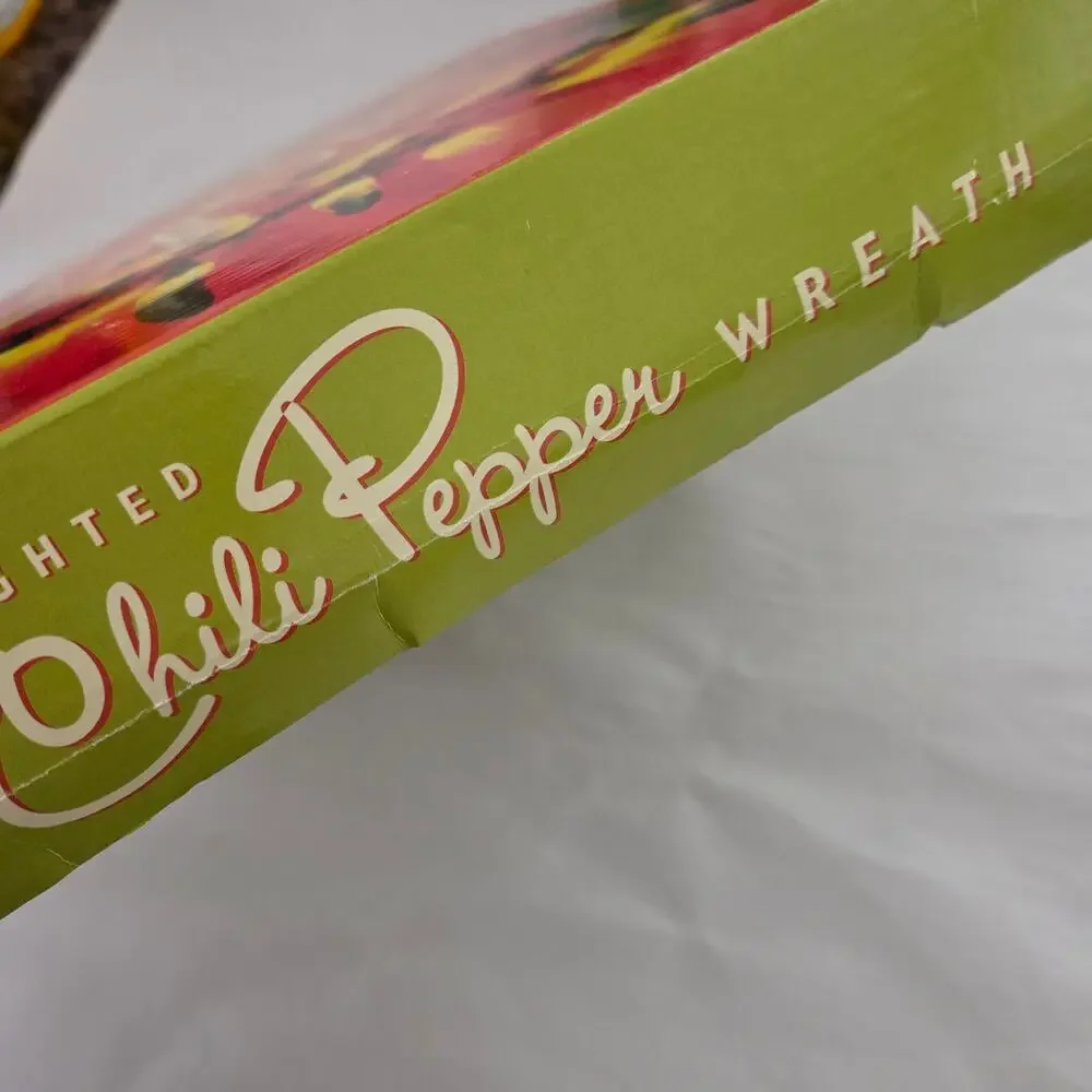 NEW Chili Pepper Light Up Lighted Wreath Wired Plug In Holiday Spice Decor